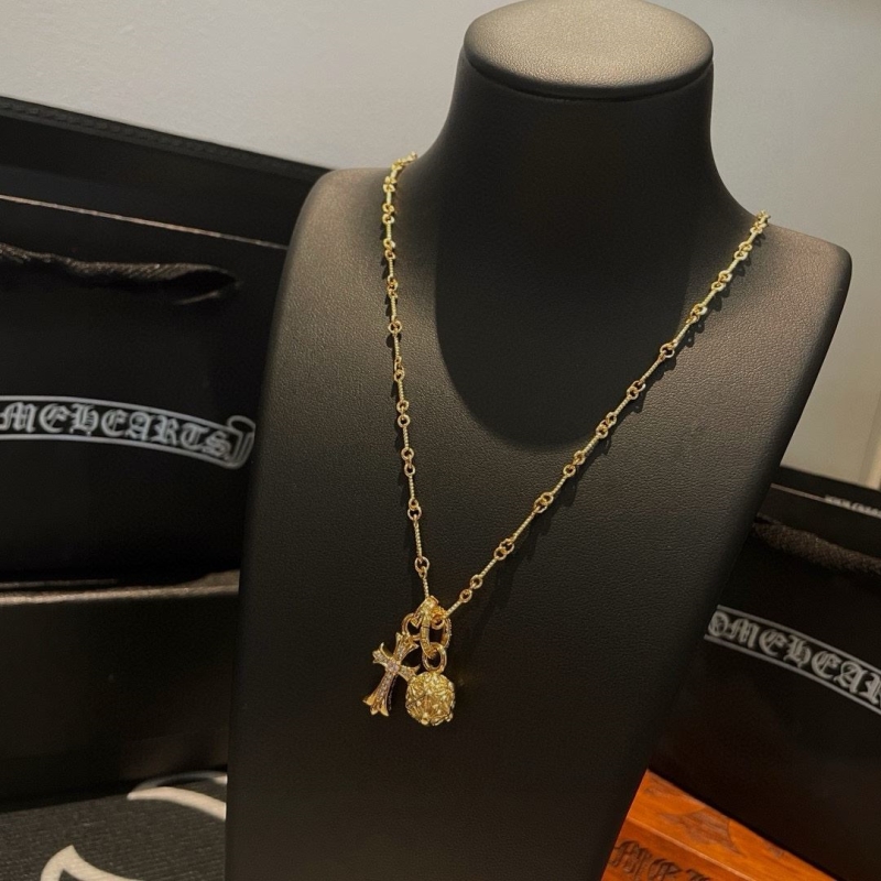 Ch*0me He**ts necklaces